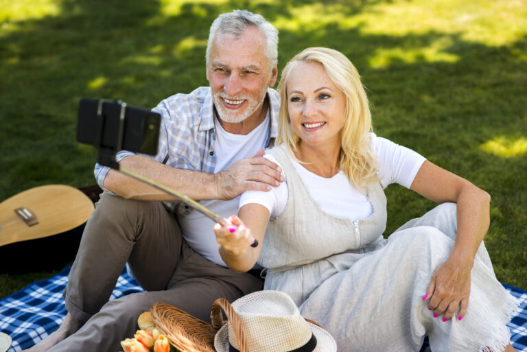 Erste Dates ab 50: entspannt, ehrlich, ohne Druck